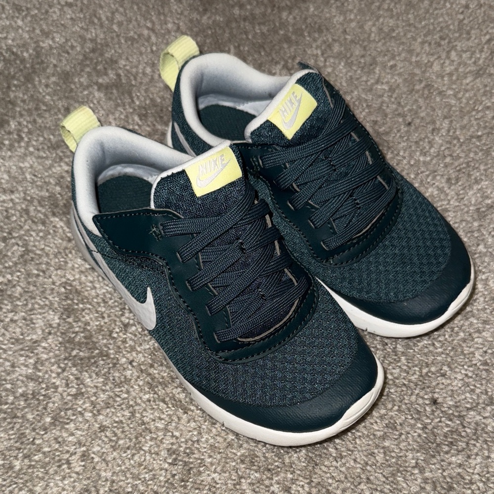 Kids Nike 💚🤍